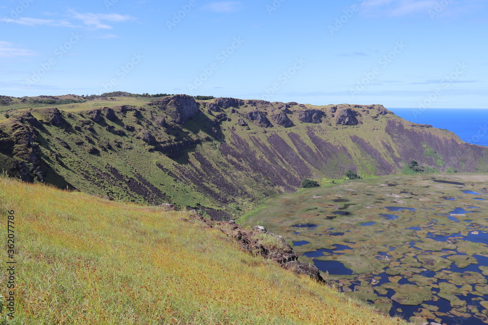 Naklejka premium Cratère du volcan Rano Kau à l'île de Pâques