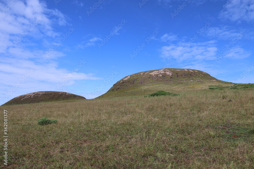 Fototapeta premium Collines volcaniques à l'île de Pâques 
