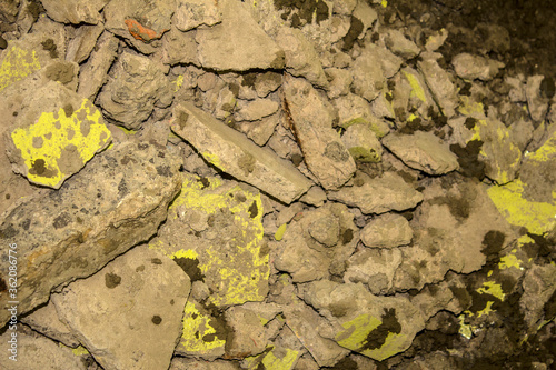 RESTOS DE ROCAS EN UNA DEMOLICIÓN photo