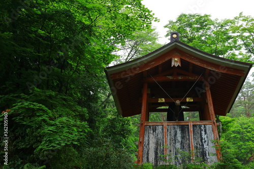 世界遺産　平泉　夏の達谷窟毘沙門堂 © yspbqh14