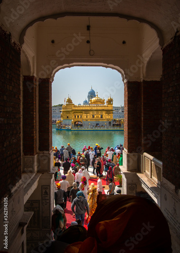 The first view to the Golden Temple   