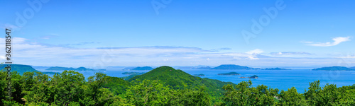 夏の瀬戸内海と島々　パノラマ風景(香川県庵治町)