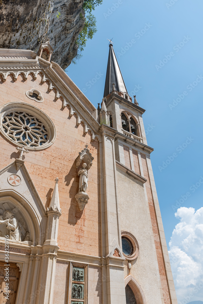 Fototapeta premium Santuario Madonna della Corona