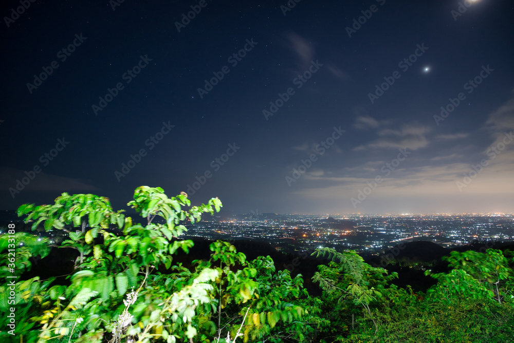 Fototapeta premium night view of the city