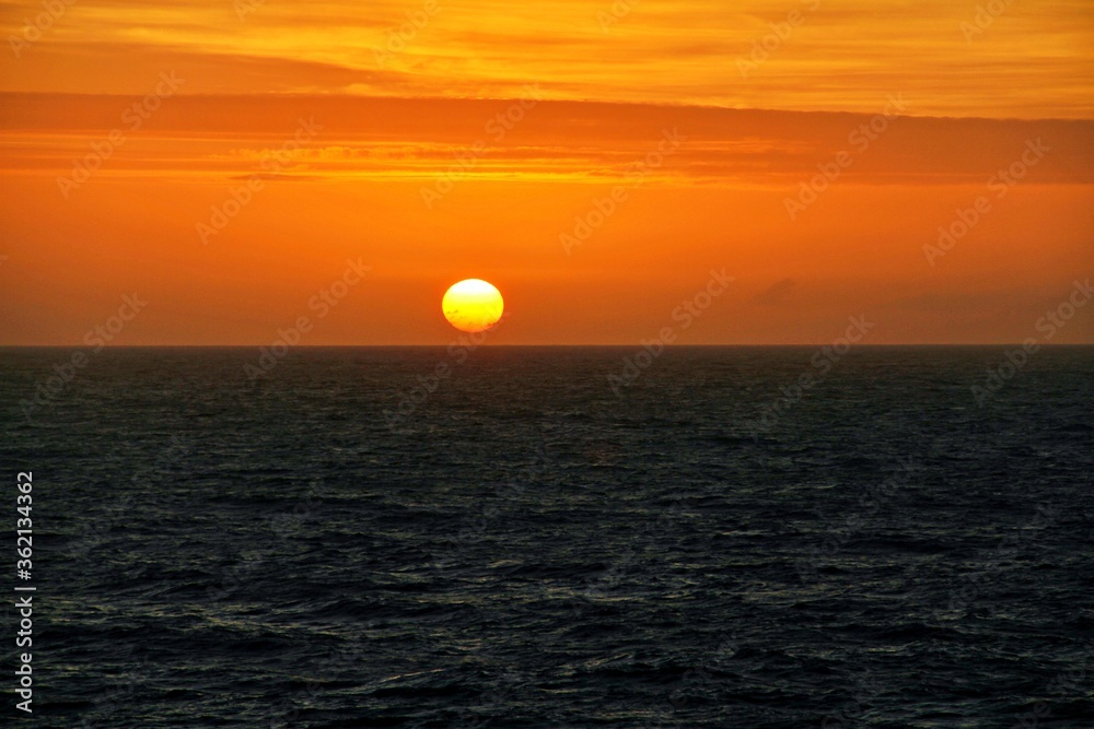 Sonnenaufgang auf dem Atlantik