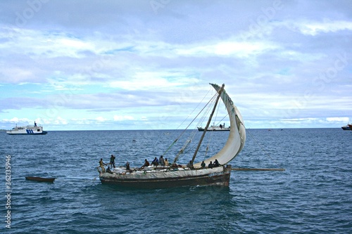 Sailing boat in the Indian Ocean off the coast of Tanzania © Владимир Щелканов