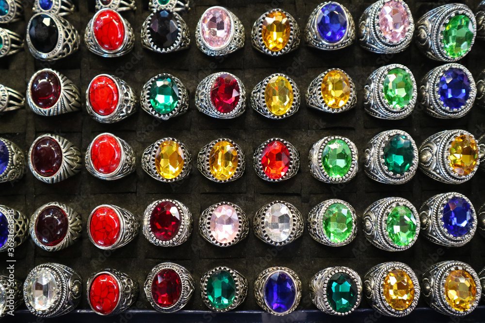 Various gem rings Placed in product display box In order for customers to choose the ring