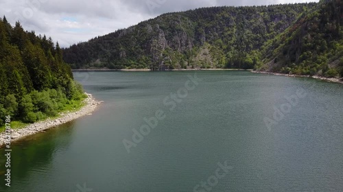 Survol du lac blanc dans les Voges  photo