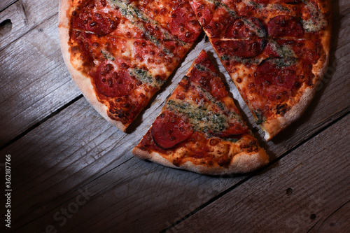 natural handmade pizza