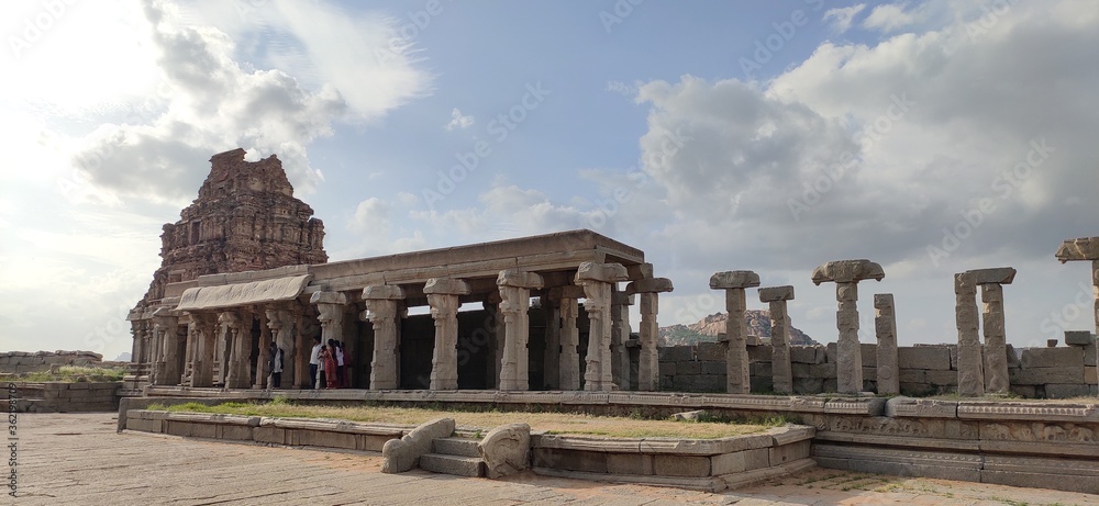 world famous hampi stone chariot & other historical architectures 