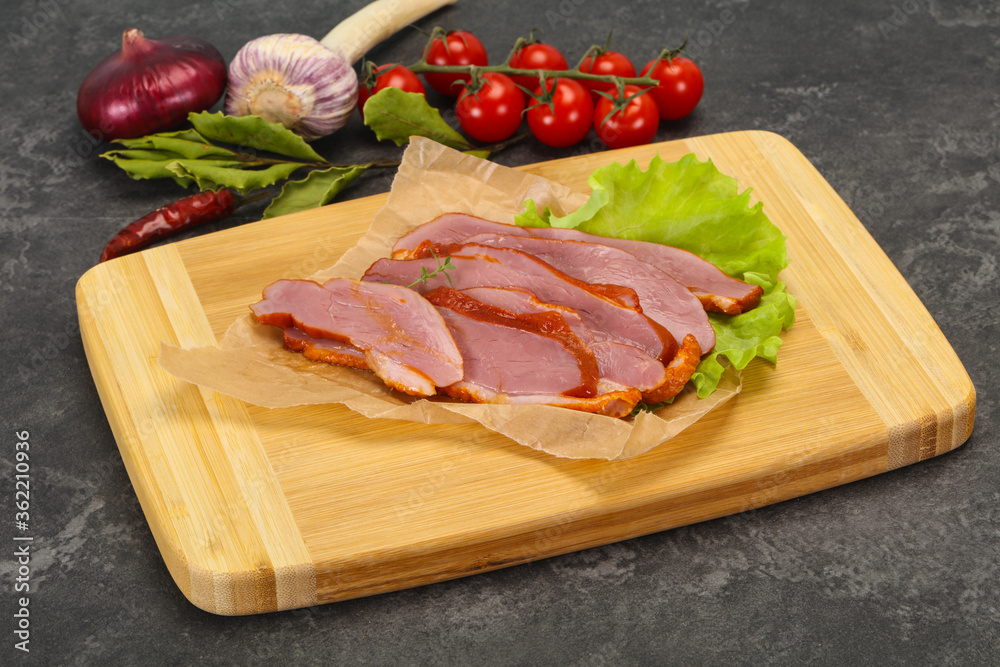 Sliced smoked duck breast served salad Sliced smoked duck breast served salad