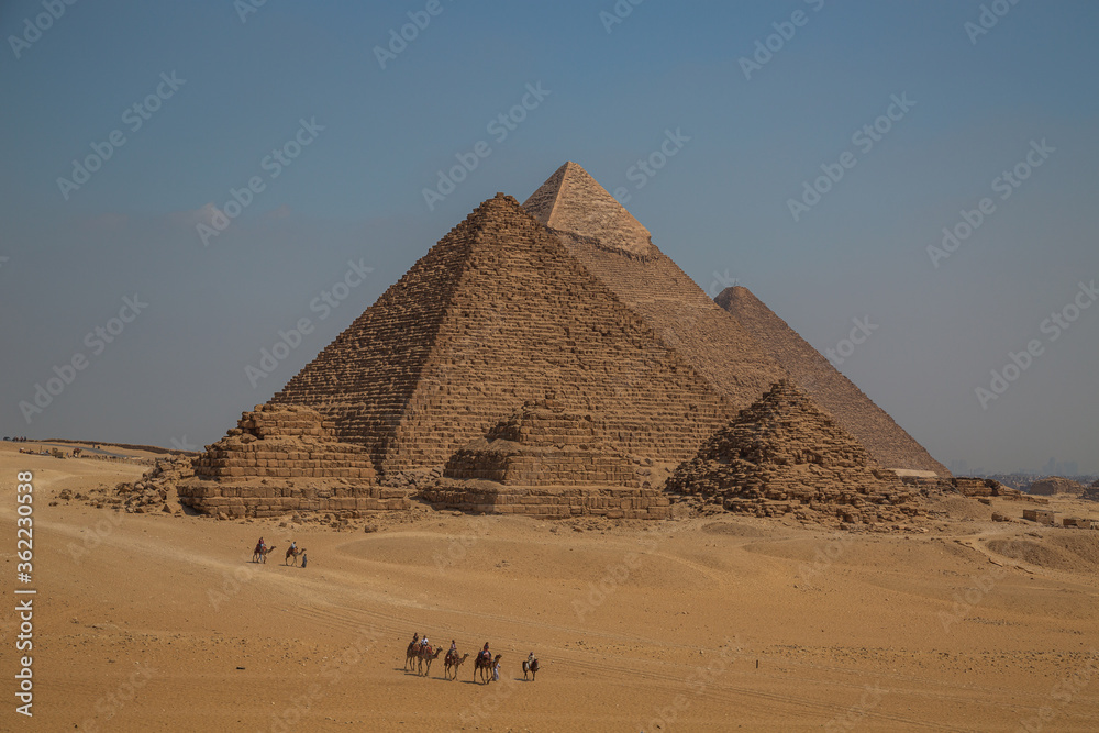The Great Pyramids of Giza, Egypt The Great Pyramids of Giza, Egypt