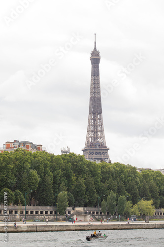 View of the eiffel tower in paris © Vadim