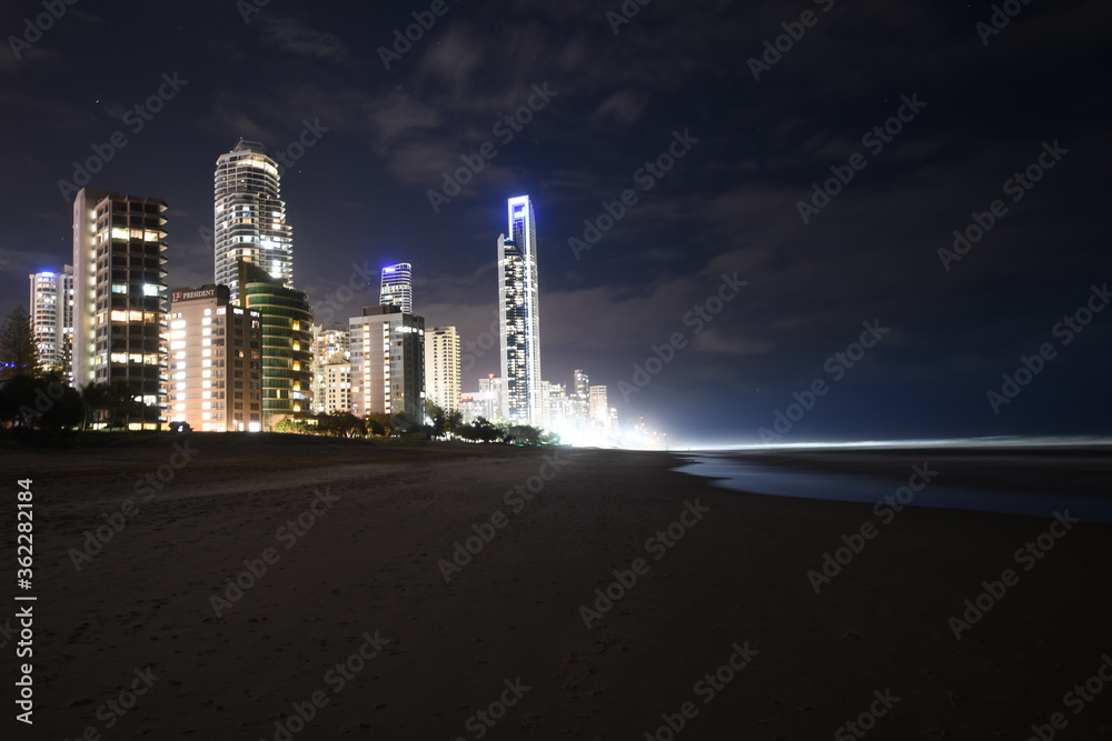Obraz premium Cold Coast at Night