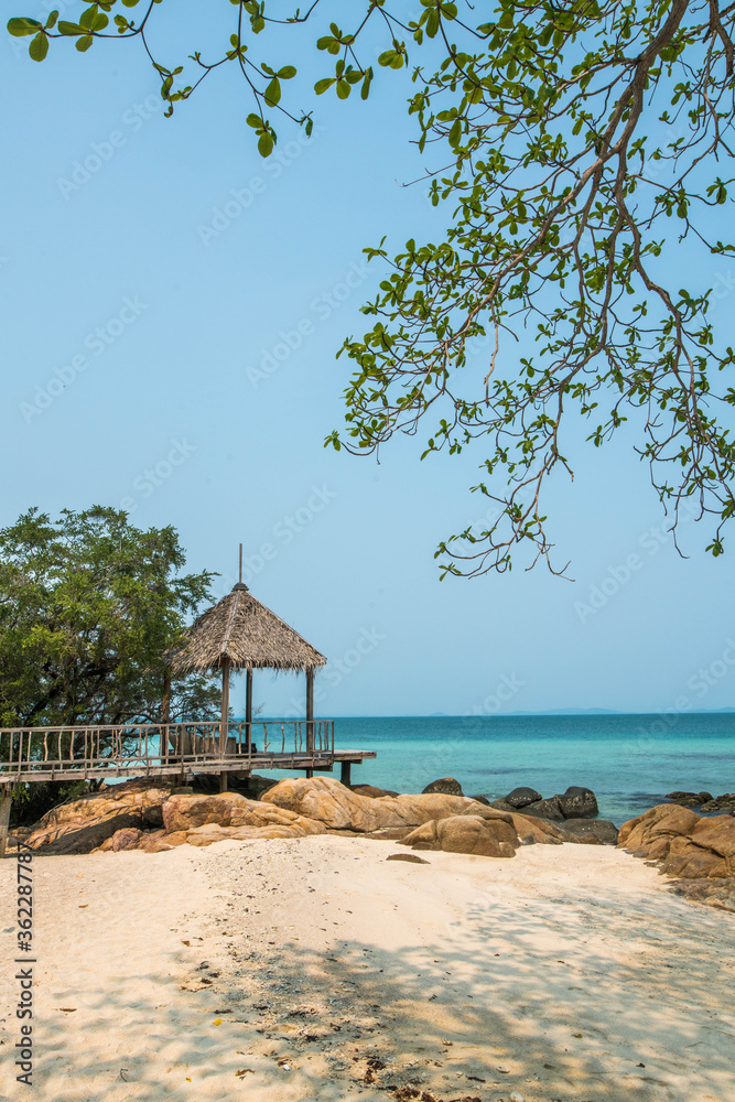 Fototapeta premium gazebo on the beach