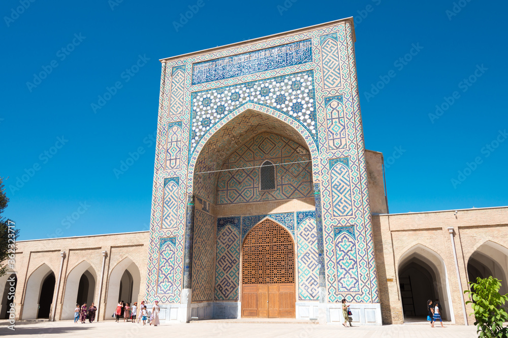 Kok-Gumbaz Mosque at Dorut Tilavat Complex in Shakhrisabz, Uzbekistan. It is part of the Historic Centre of Shakhrisyabz World Heritage Site.