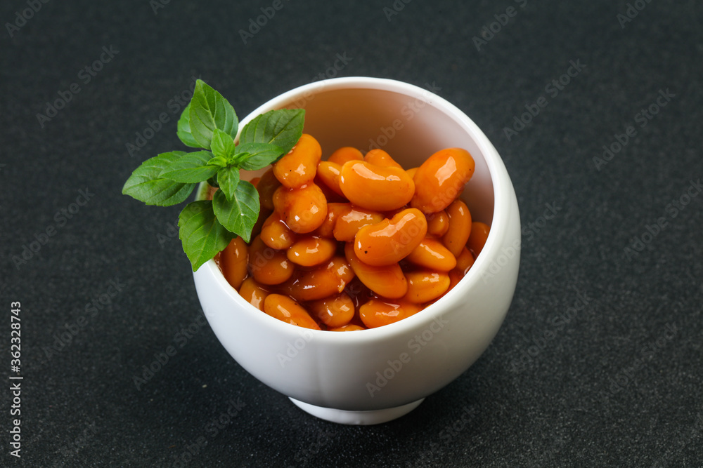 White beans with tomato sauce White beans with tomato sauce
