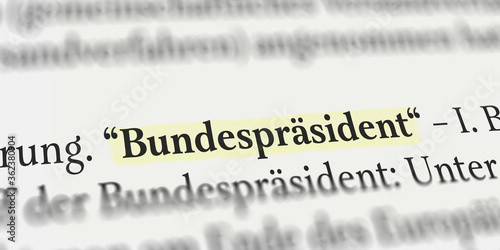 Bundespräsident im Buch mit Textmarker markiert photo