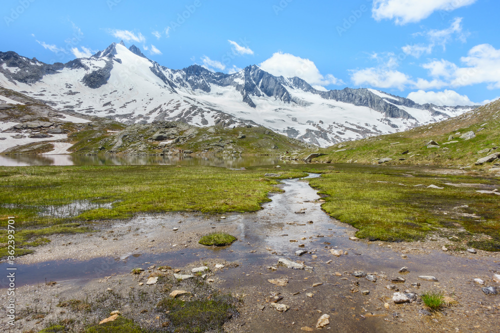 Bergsee mit herrlichem Hintergrund in Tirol