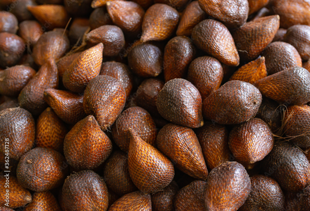snake fruit in the fruit and vegetable market.