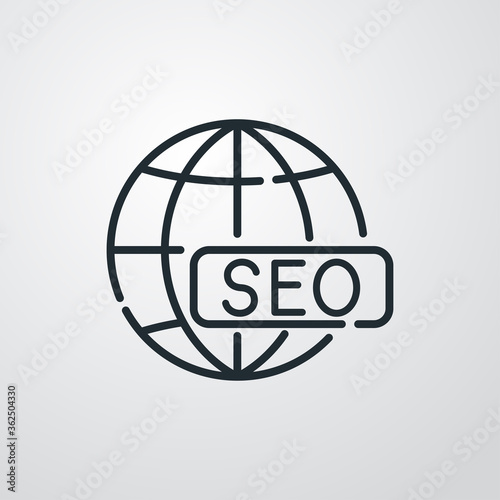 Concepto posicionamiento en buscadores. Icono plano lineal globo terráqueo con palabra SEO en fondo gris