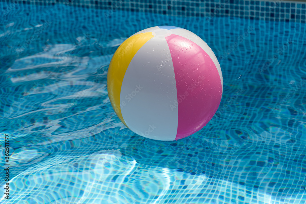 ball in pool