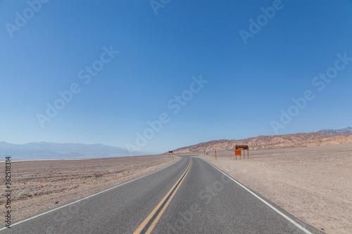 carretera del desierto de Death Valley 