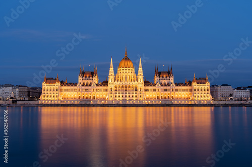 Parliament of Budapest, Hungary at night © patrikv