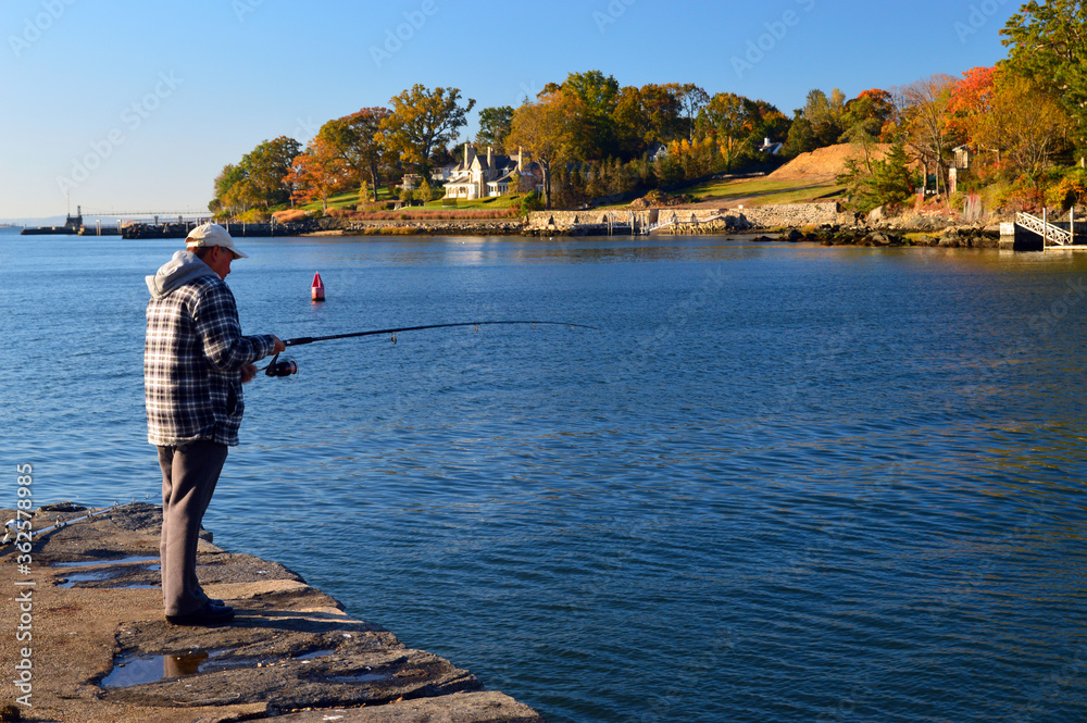 Fishing along the Long Island Sound in Greenwich, Connecticut foto de