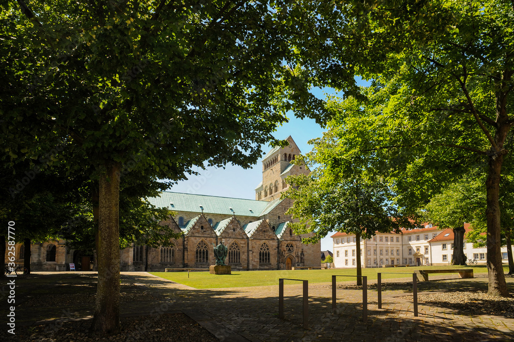 Dom Kirche, St. Mariä Himmelfahrt In Hildesheim, Unesco Welterbe ...