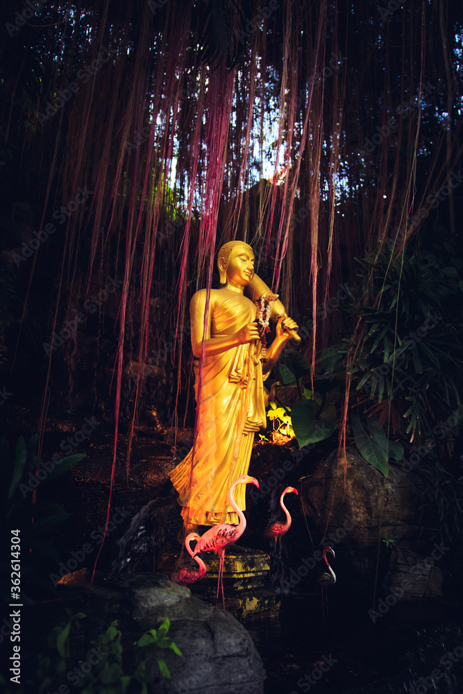 Statue in the temple Wat Saket.