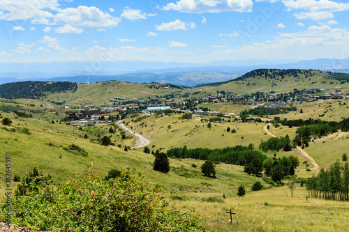 Fotografija Overview of Cripple Creek, Colorado in Summer.
