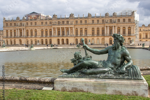 Canvas Print Le Rhône - Bassin Chateau de Versailles