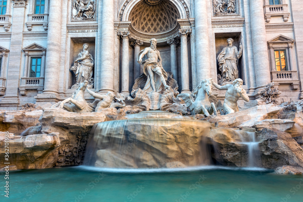 Rome: Trevi fountain