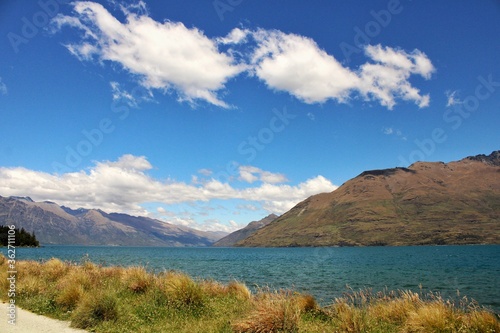 lake and mountains queenstown, wakatipu lake NZ