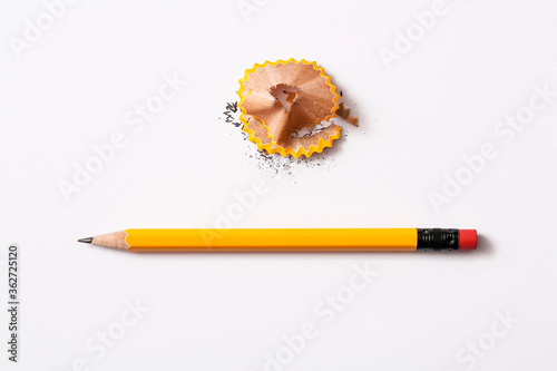фотографія pencil isolated on white background