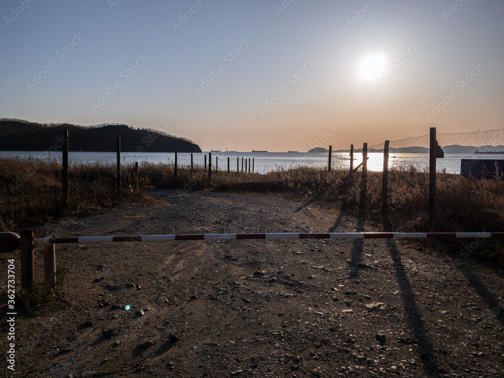 Fototapeta premium sunset over the sea