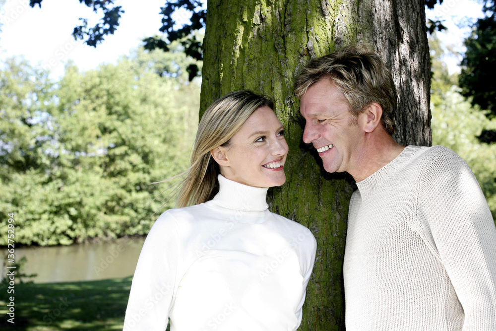 Fototapeta premium Couple looking at each other