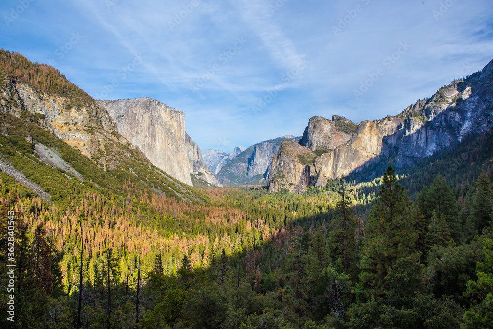 The Yosemite Valley at a sunny day, shot at tunnel view point, in auntumn.