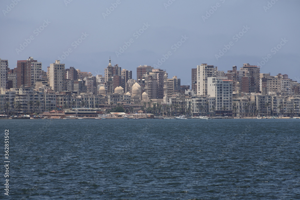 Fototapeta premium The Sea and the City