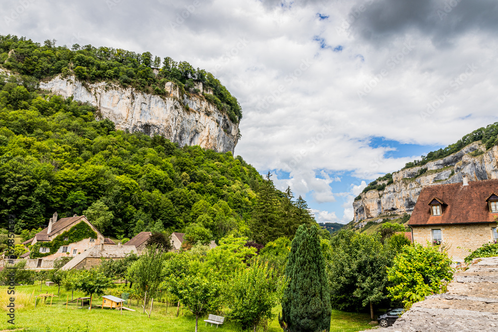 Le village de Baume les Messieurs