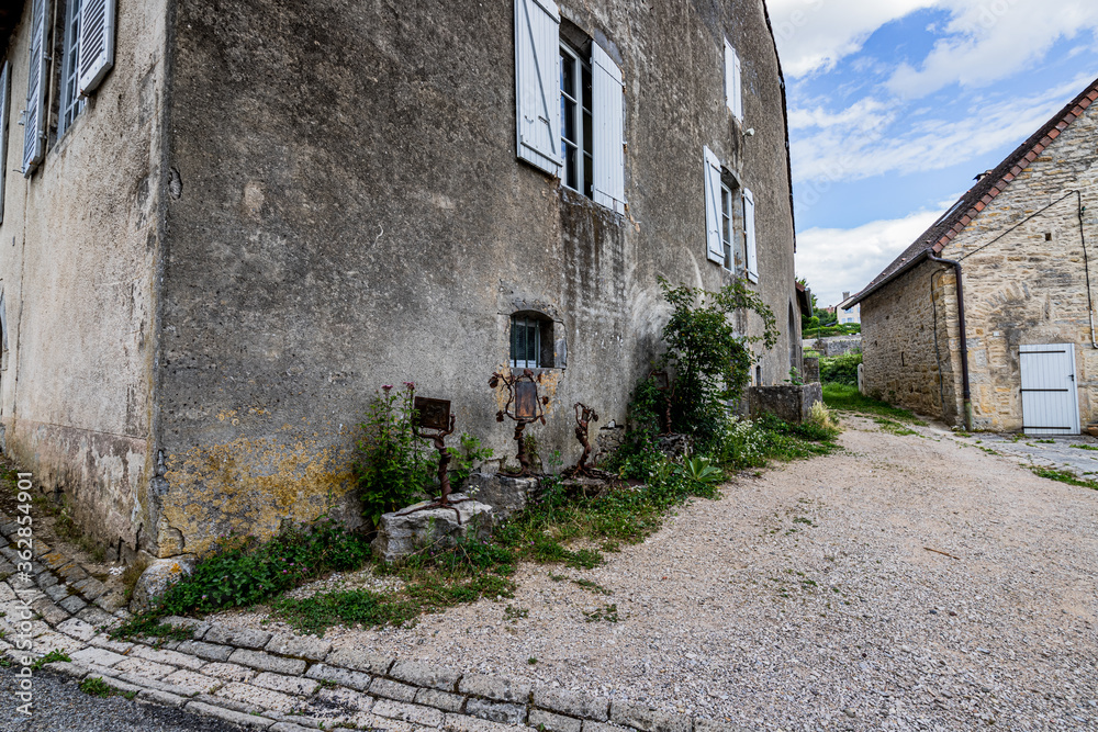 Dans le village de Chateau-Chalon
