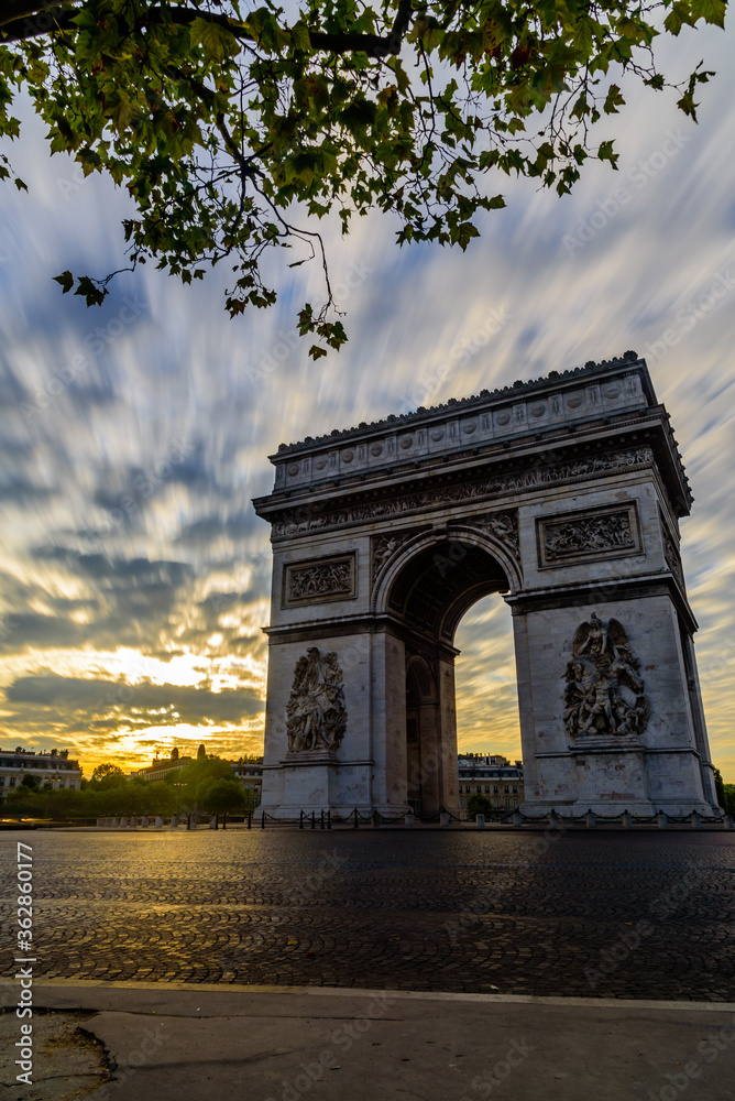 The Arc de Triomphe de l'Étoile (