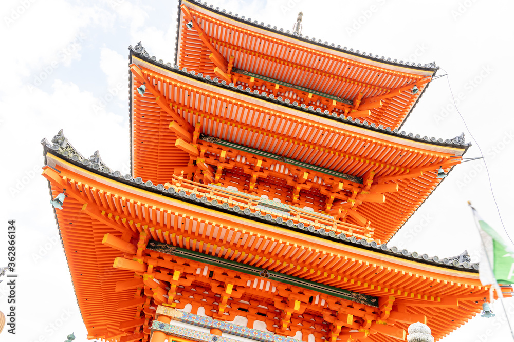 塔 塔