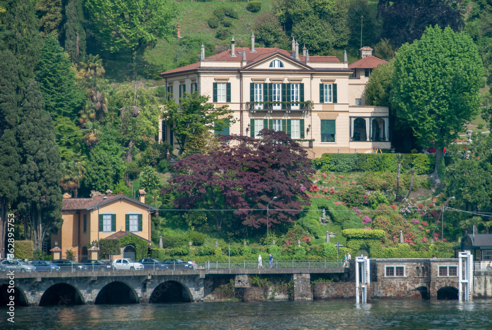 Fototapeta premium Villa at lake Como