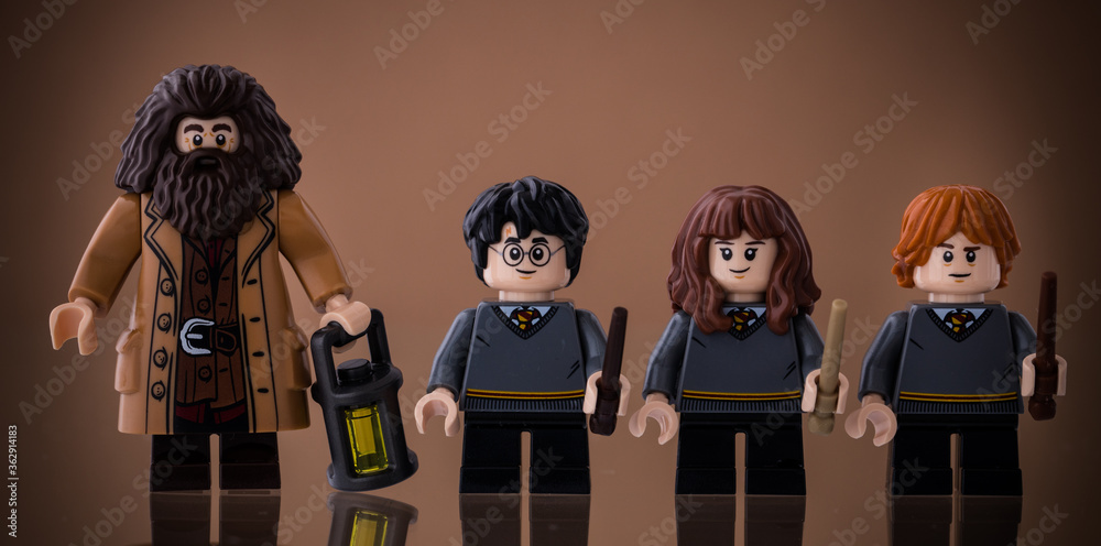 Lippstadt - 6. Juli 2020 Lego Figuren Harry Potter, Hermine und Hagrid  Stock 写真 | Adobe Stock