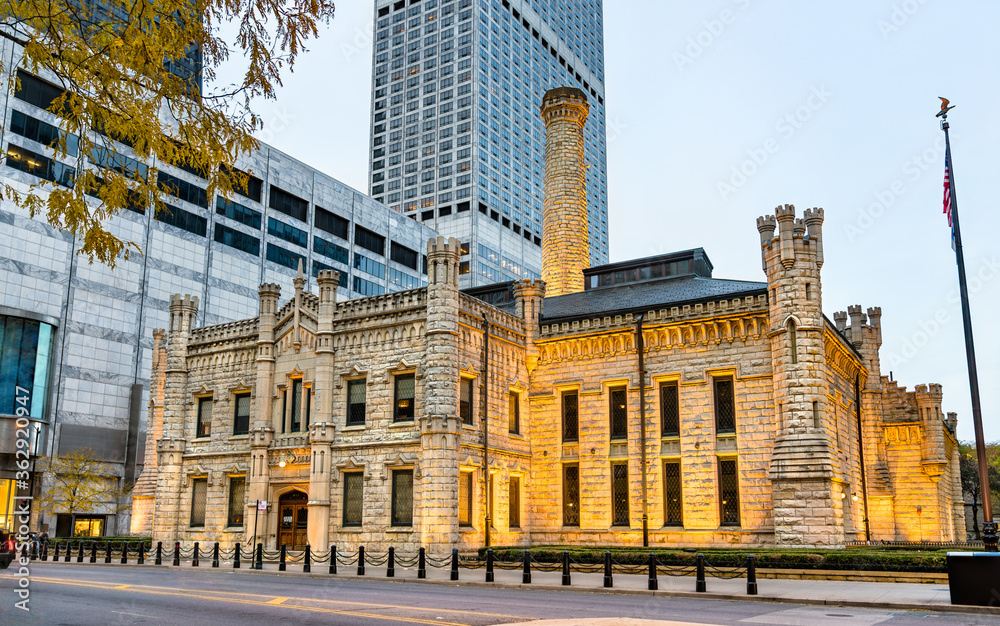 Naklejka premium Chicago Avenue Pumping Station in Chicago, USA