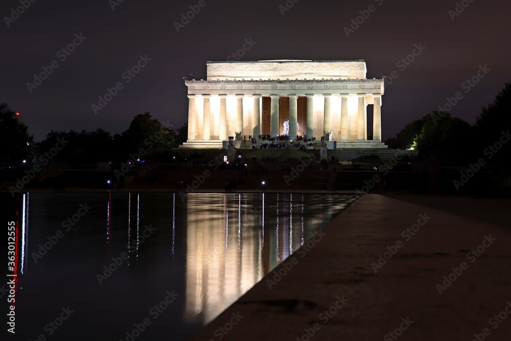 Obraz premium Lincoln Memorial by night, Washington DC