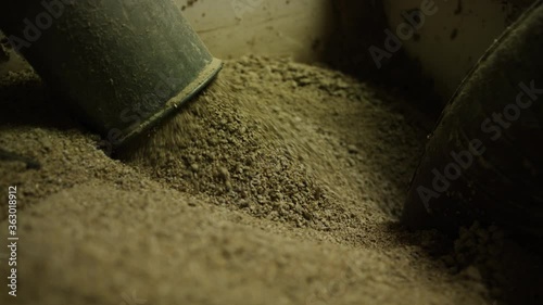 Wallpaper Mural Animal Feed Moving From Tube To Heap Torontodigital.ca