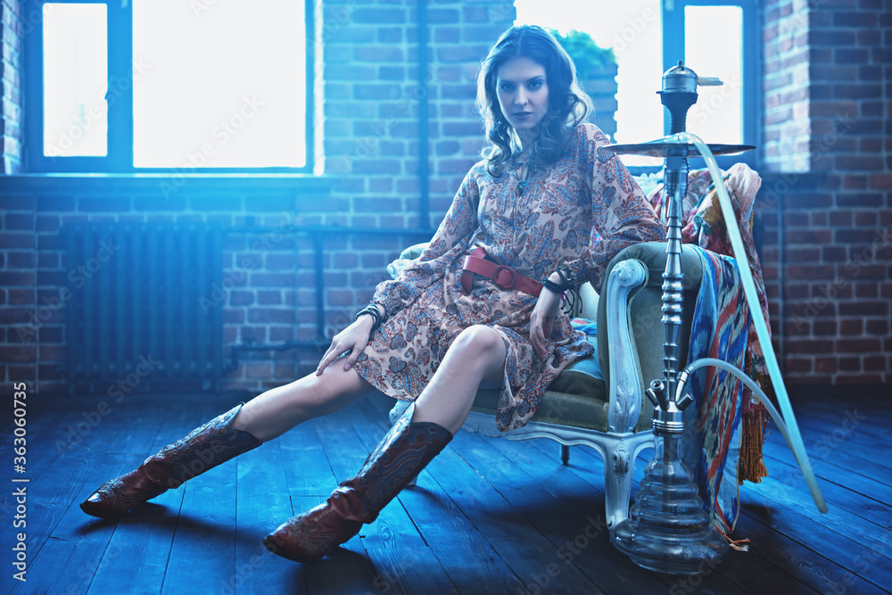 Naklejka premium model in boho style dress